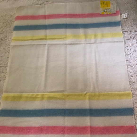 ✨NWT✨ Super Soft & Cuddly Vintage Baby Blanket - Picture 5 of 6